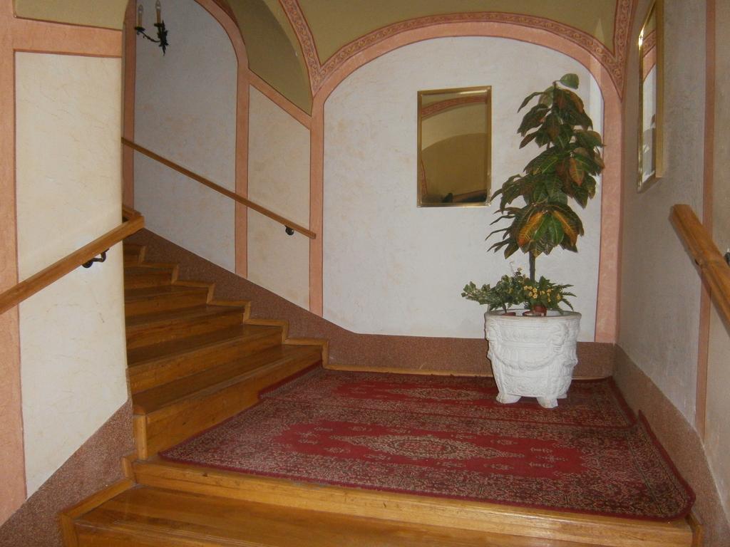 Kastelyfogado Sitke Hotel Екстериор снимка