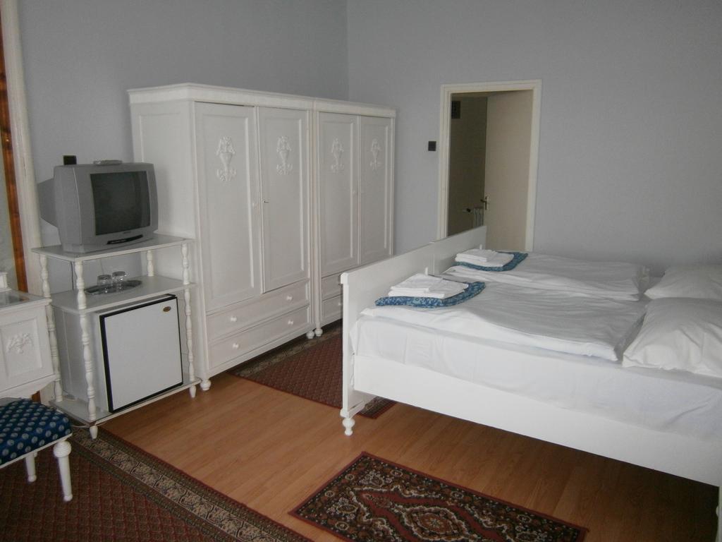 Kastelyfogado Sitke Hotel Стая снимка